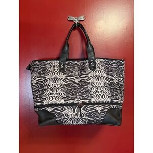 Stella & Dot Getaway Weekender Bag Black White Ikat Expandable Large Tote